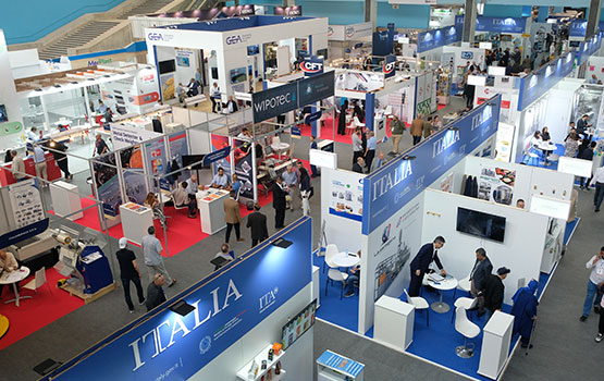 Des stands d'exposants au salon Djazagro.