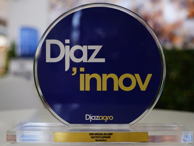 Djaz'Innov award trophy displayed on a transparent stand at the Djazagro trade show